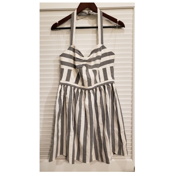 Gianni Bini Striped Halter Sundress Medium NWOT - Picture 2 of 5